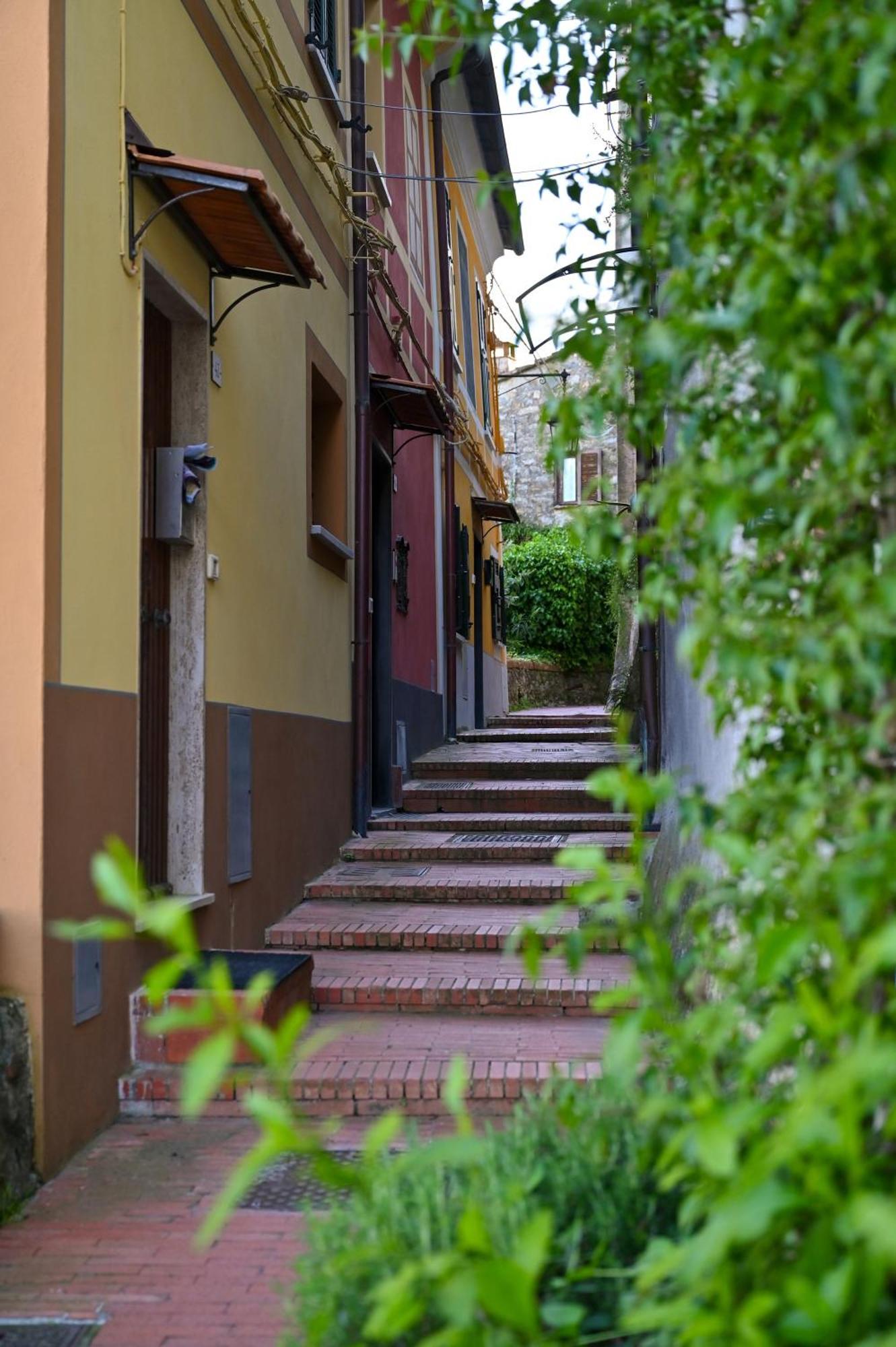 Casa E Mansarda Delle Mura Ameglia Bagian luar foto